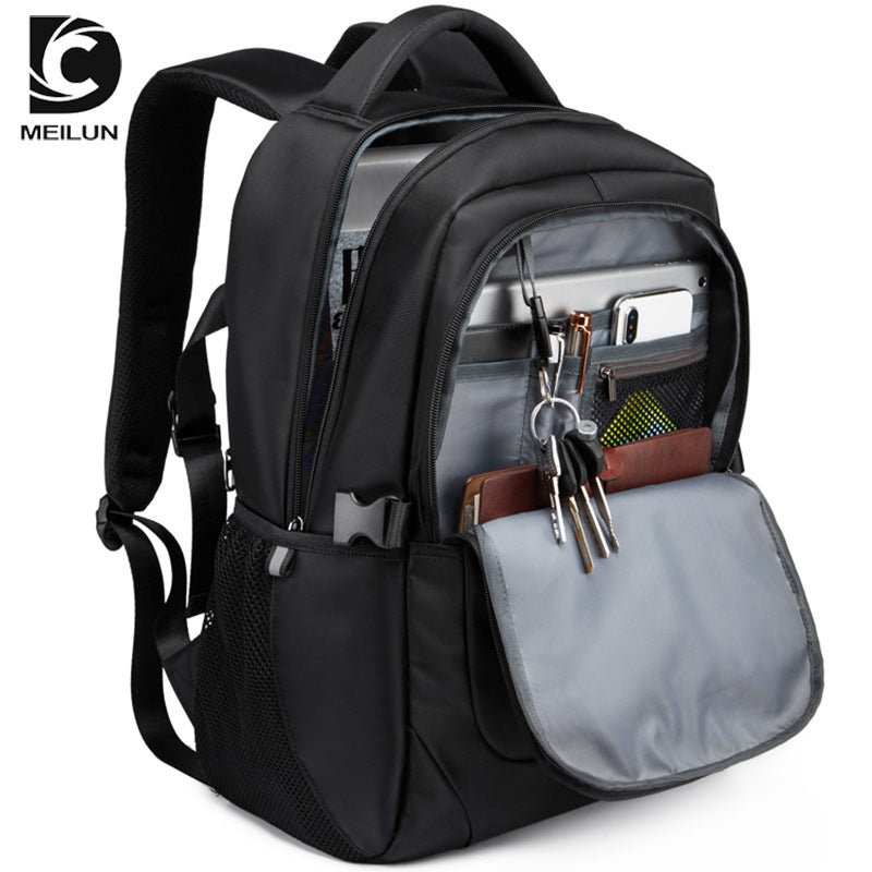 Solar Charging Laptop Backpack with USB Port (20L–35L)