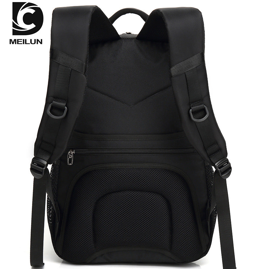 Solar Charging Laptop Backpack with USB Port (20L–35L)